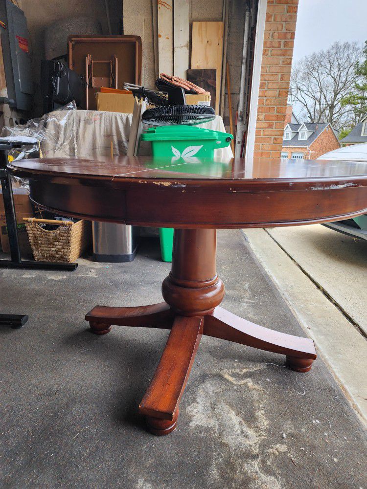 Solid Wood Table With Insert