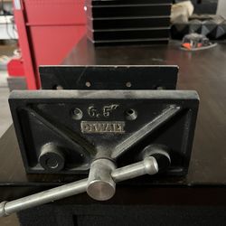 DeWalt Vise
