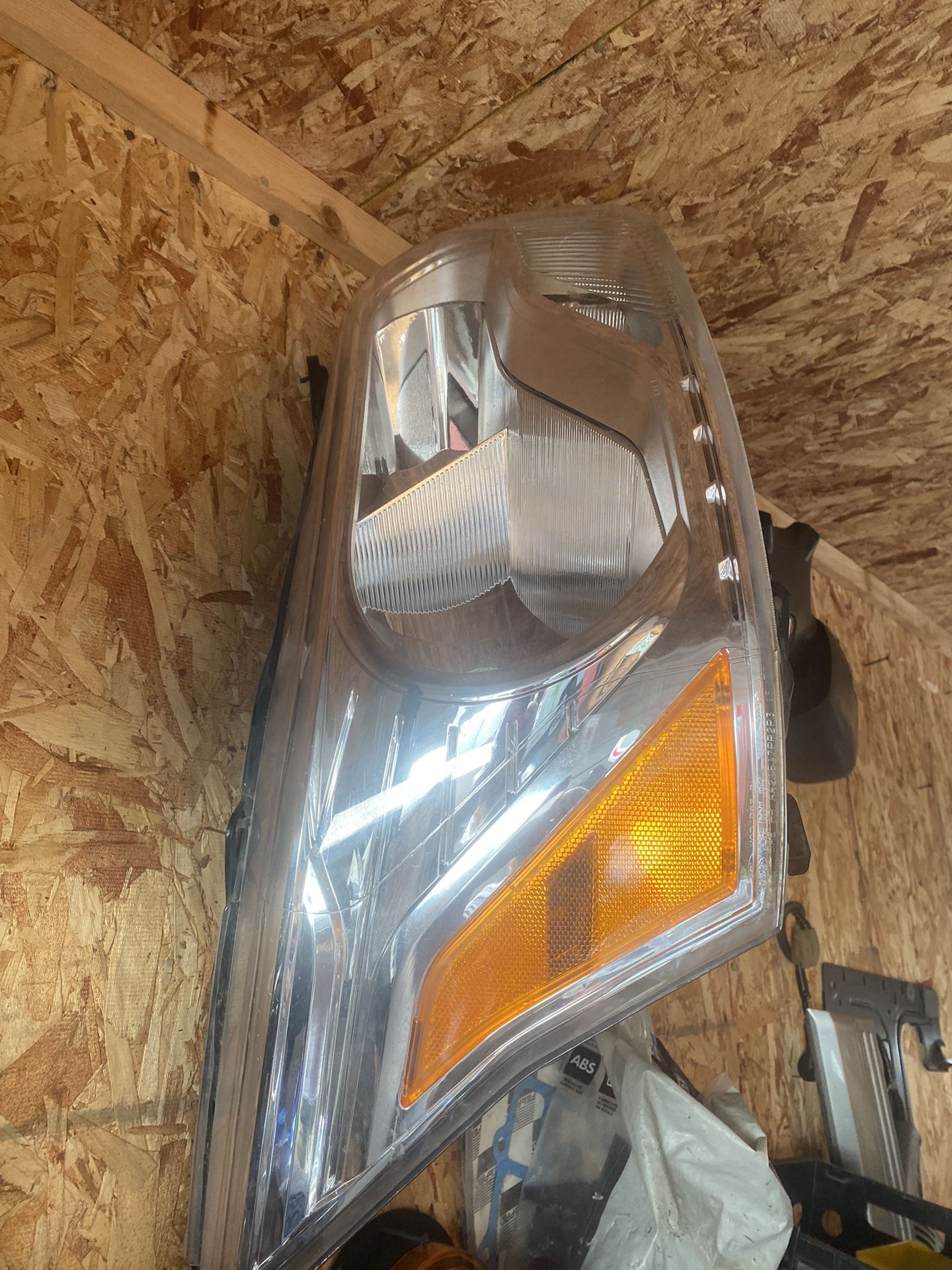 2021 Ford Transit Passenger Side Headlight 