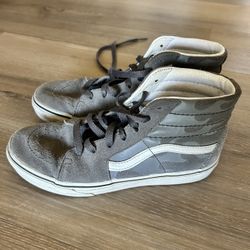 Vans High top Big Kids She’s Size 4