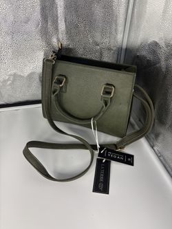 La Terre  Green Purse 