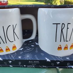 Eae Dunn  Trick Treat Coffee Mug Set