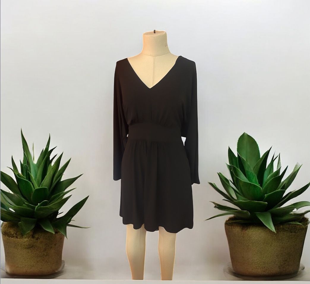 Large Black Neck Long Sleeve Guess dress