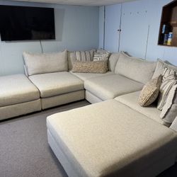 6 Piece Modular Sectional with Decor Pillows Included
