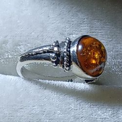Vintage Thailand Baltic Amber Size 7