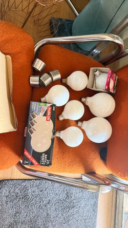 Assortment of Globe/Vanity Light Bulbs