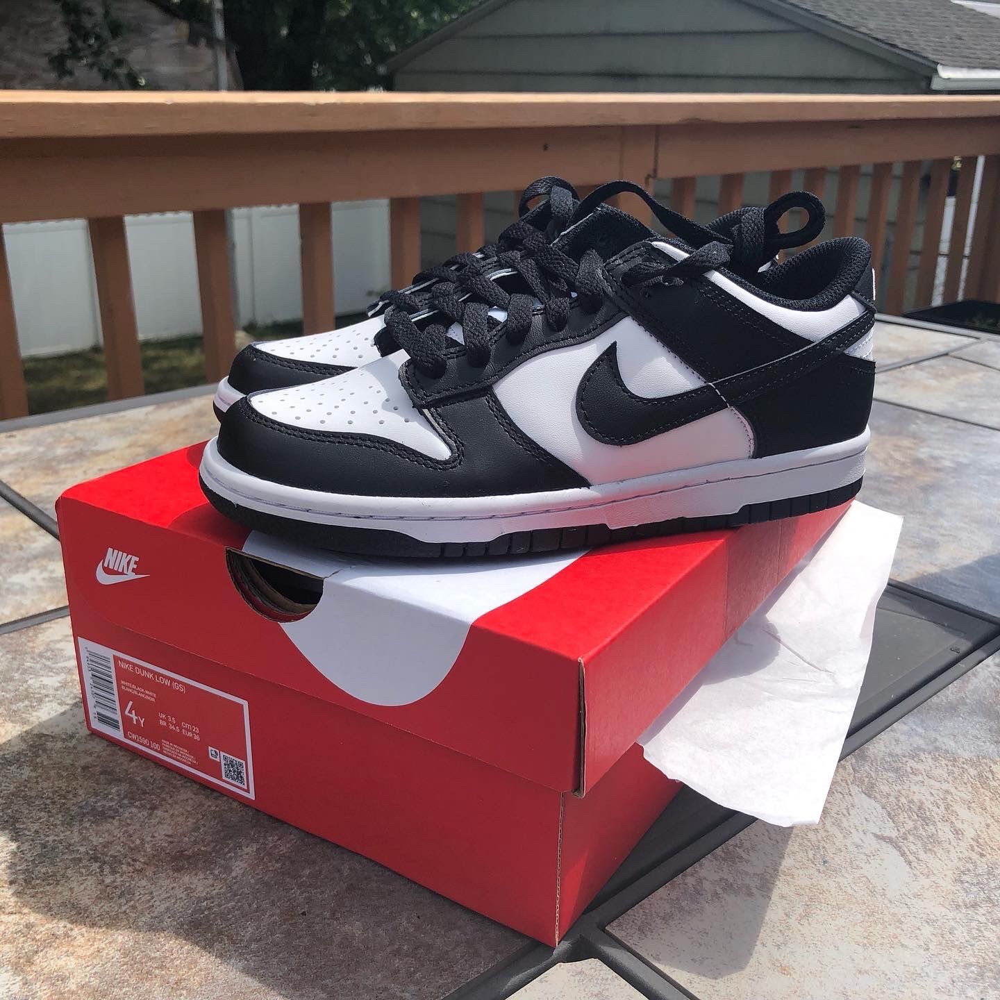 nike dunk low size 4y