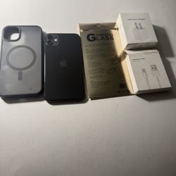Apple iPhone 11 Black - 64 GB - Unlocked - Used Battery 95% BUNDLE 