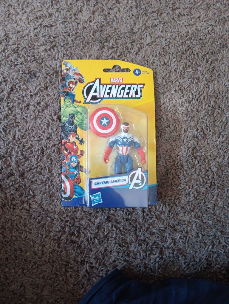 Small Captain America Action Figure 