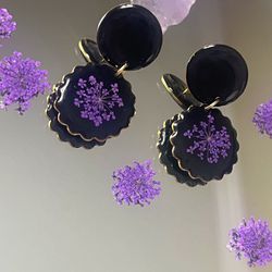Black earrings 