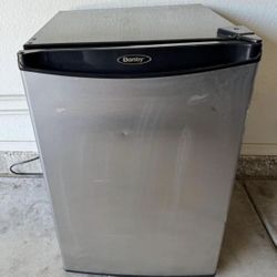 4.3ft Cubic Mini Fridge