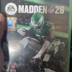 Xbox Series x Controller and game 