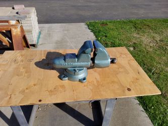 Vintage Wilton C1 Bullet Vice With Pipe Jaws And Swivel Base