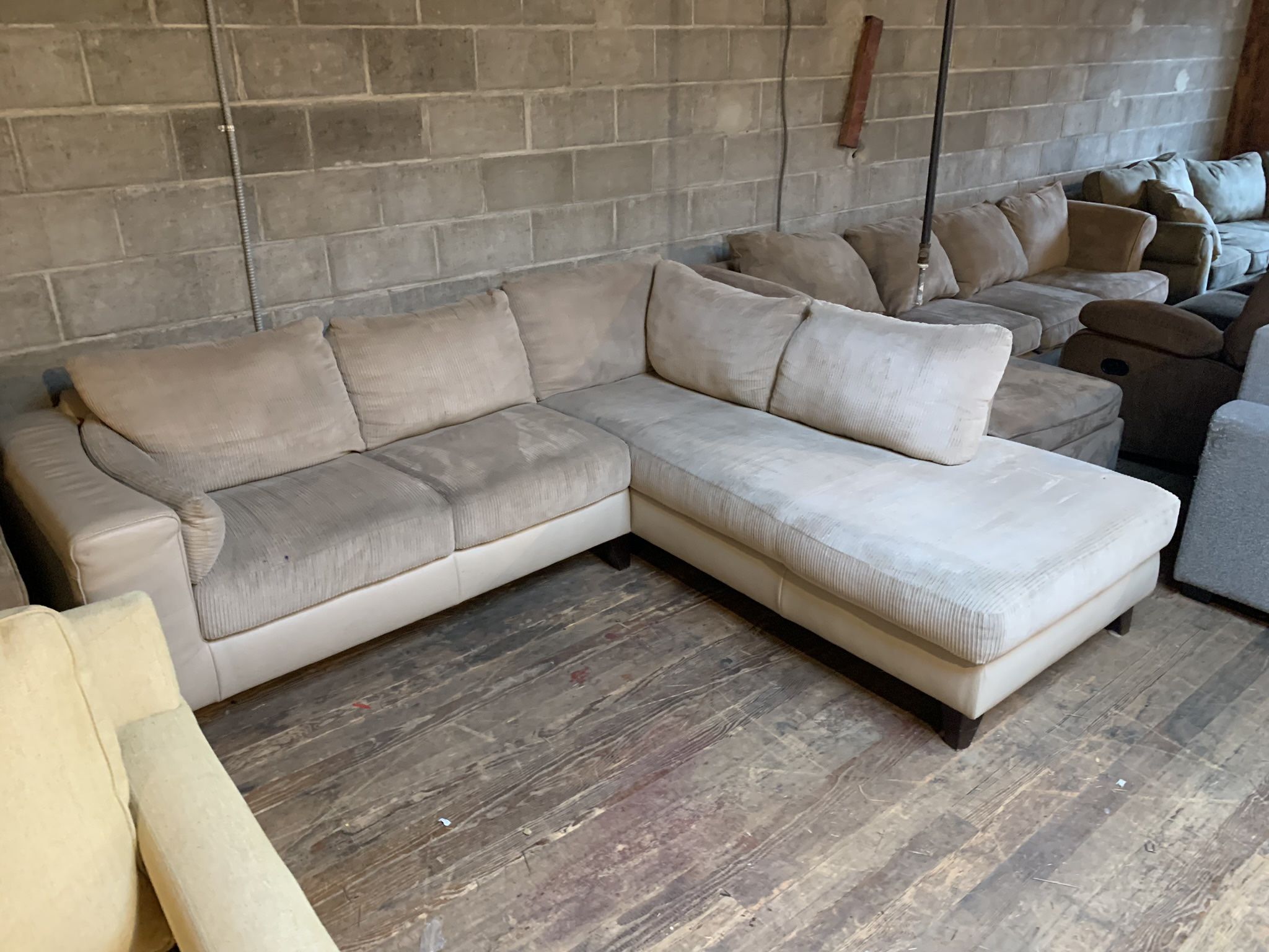 Natuzzi Off White Sectional Couch “WE DELIVER”