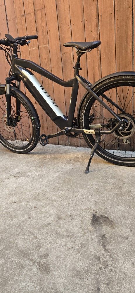 Aventon 