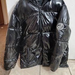 WESC VEGAN PUFFER JACKET XL $50