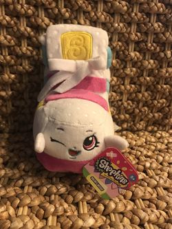 👛 SHOPKINS - NWT adorable plush toys, $3 each. 👛