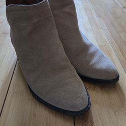 Women's Lucky Brand  Mid Top Boots Size 9