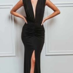 New Women’s Dress Available In size Small Medium And Large