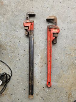 Heavy duty pipe wrenches