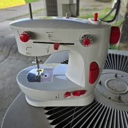 Mini Sewing Machine With Thread