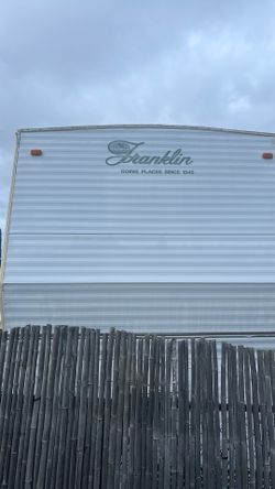 2000 Franklin 5th Wheel – 42 ft, 3 Slide Outs – Clean Title & Current Registration