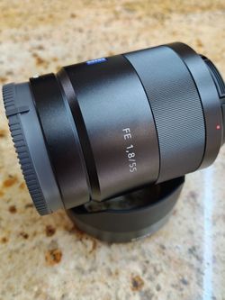 Sony Sonnar T* FE 55mm f/1.8 ZA Lens