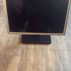 2007 16 Inch Dell PC Monitor