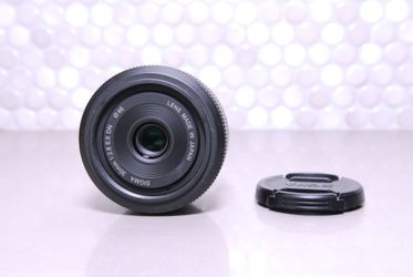 Sigma 30mm f2.8 lens for micro 4/3 mirrorless mount