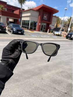 Rayban wayfarer flash delete