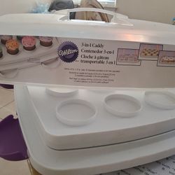 Wilton 3-in-1 cake and cupcake caddy