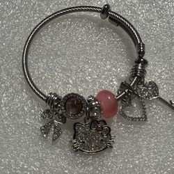 Hello Kitty Bangle Charm Bracelet (fashion Jewelry)