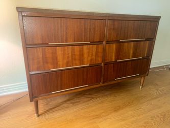 Mid-Century Modern Walnut 6-Drawer Dresser