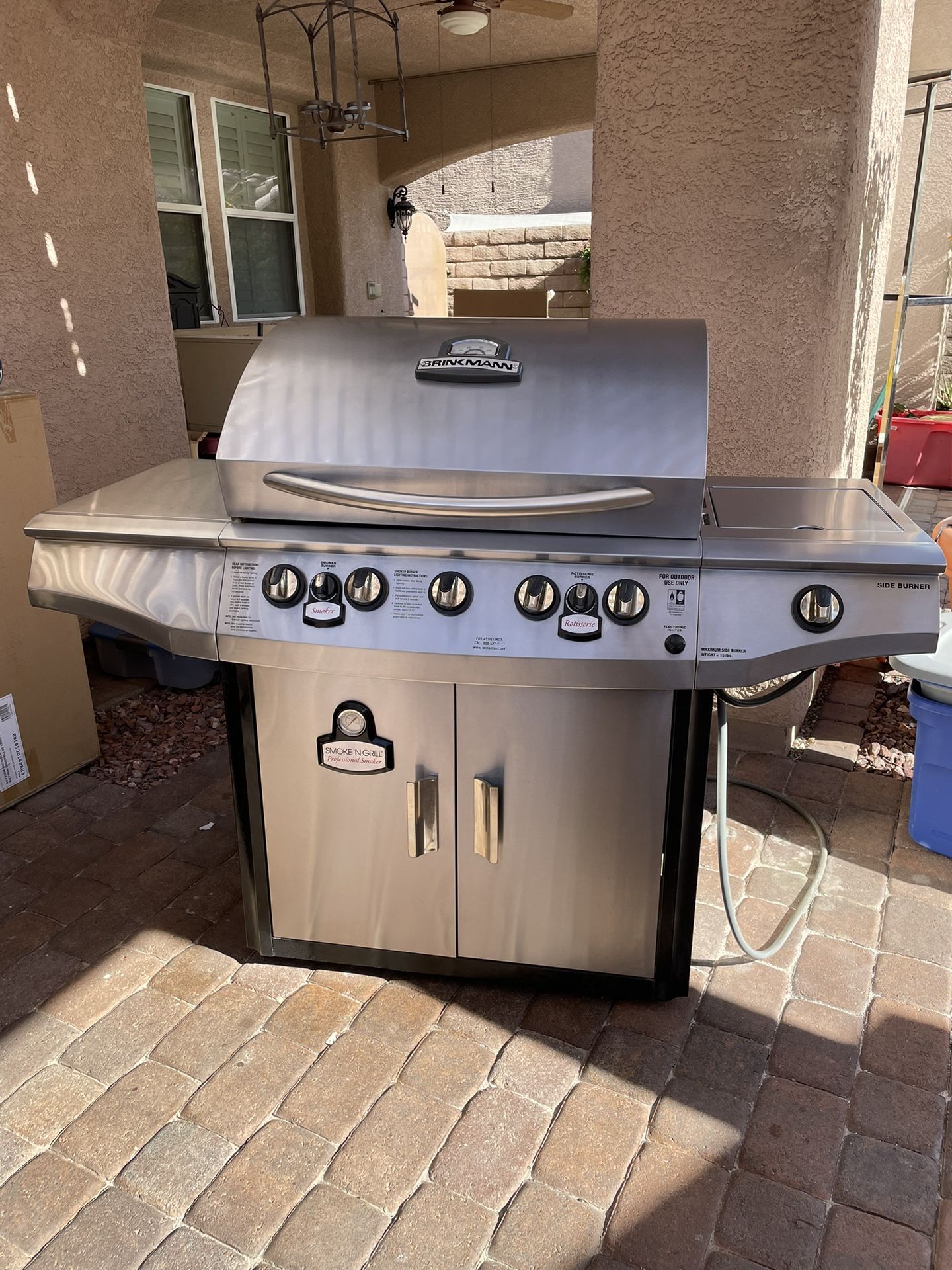 Brickmann 5 Burner Gas Grill With Smoker