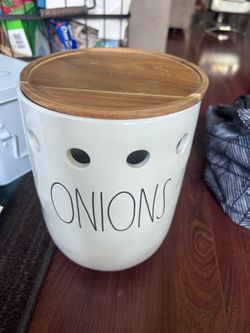 Rae Dunn ceramic Onions canister