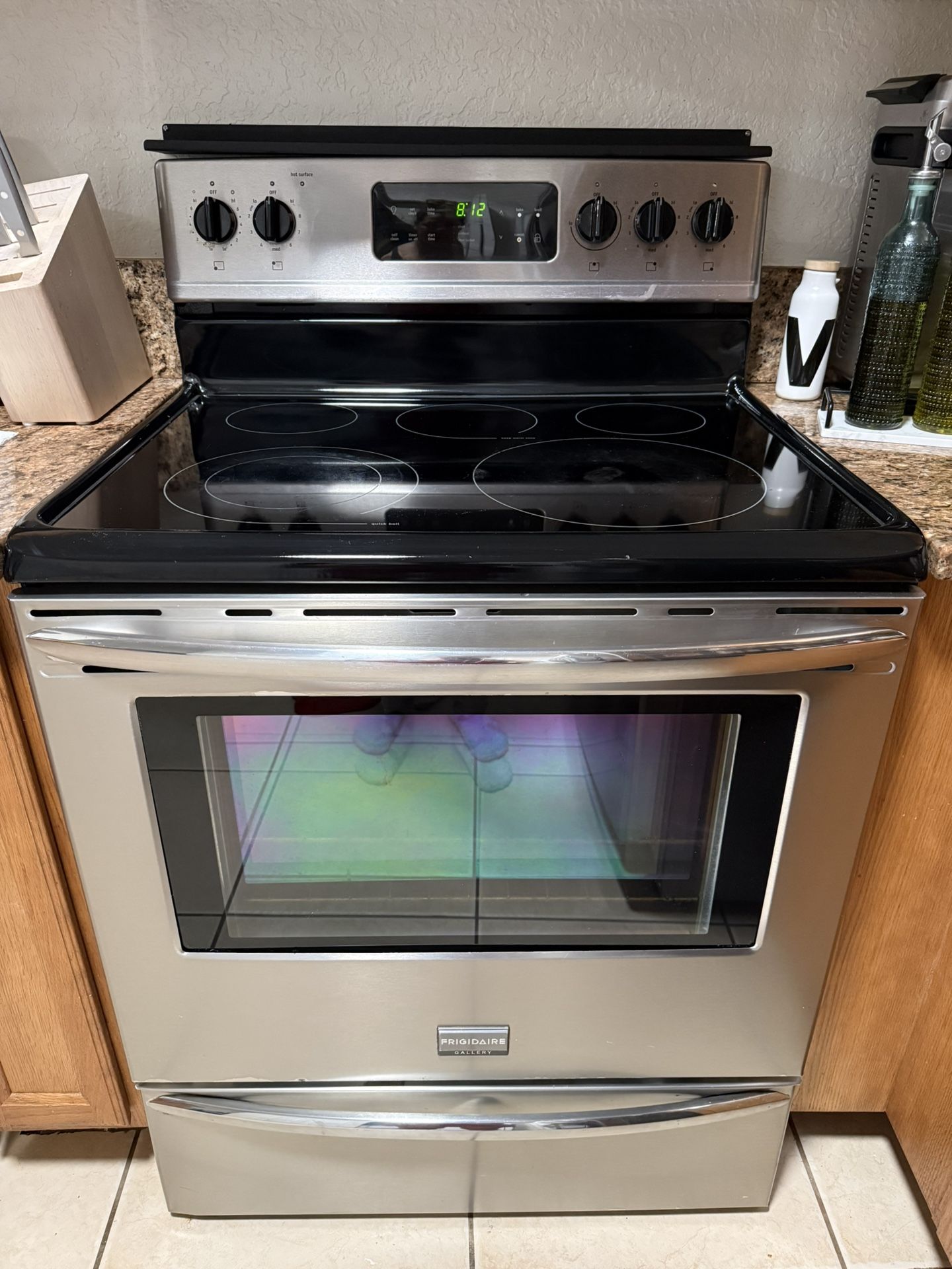 Frigidaire Stove/Convection Oven