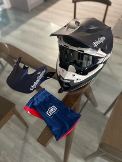 Troy Lee helmet(need gone asap!!!) With goggles