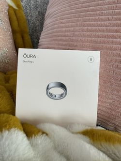 Brand new silver Oura Ring 4 (size 8) - unopened!