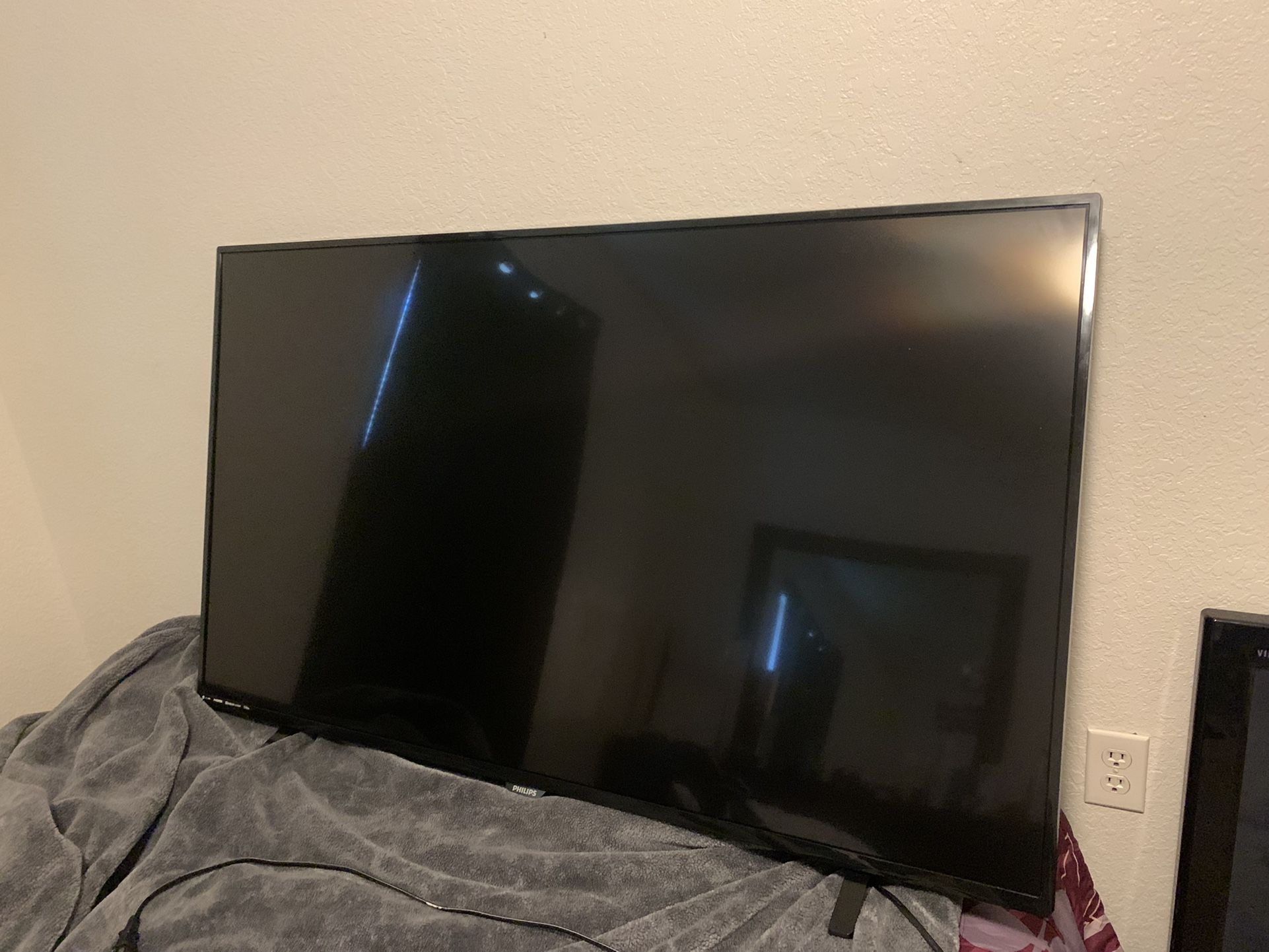 48 Inch 1/2 Flat Screen TV Philips