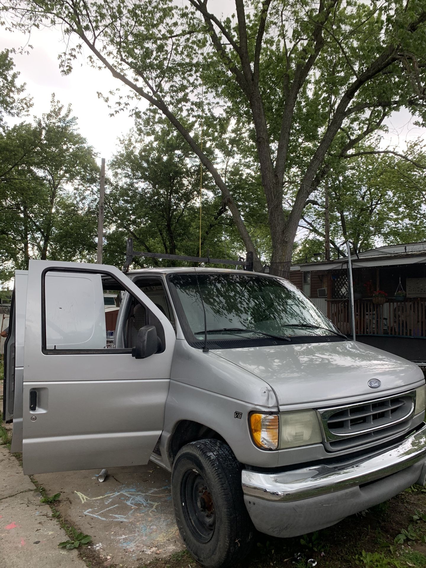 2002 Ford E-250