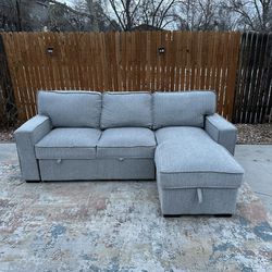 🚚 FREE DELIVERY ! Gorgeous Grey Reversible Sectional Couch