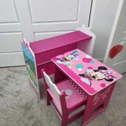 Minnie Desk and Toy Rack 