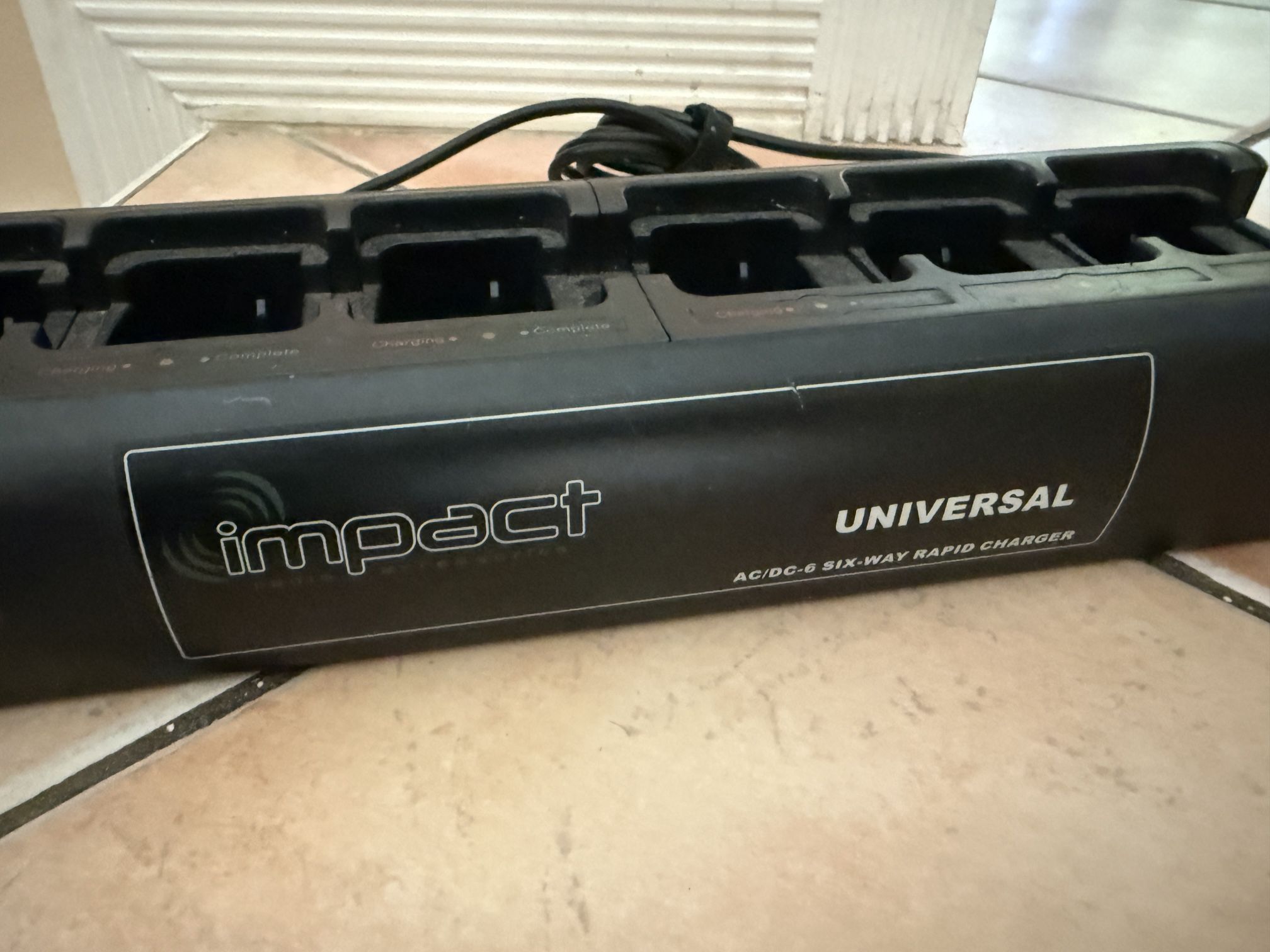 Impact - 6 Radio Charger