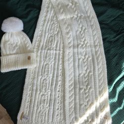 Michael Kors Cable Knit Hat & Scarf Set – Like New