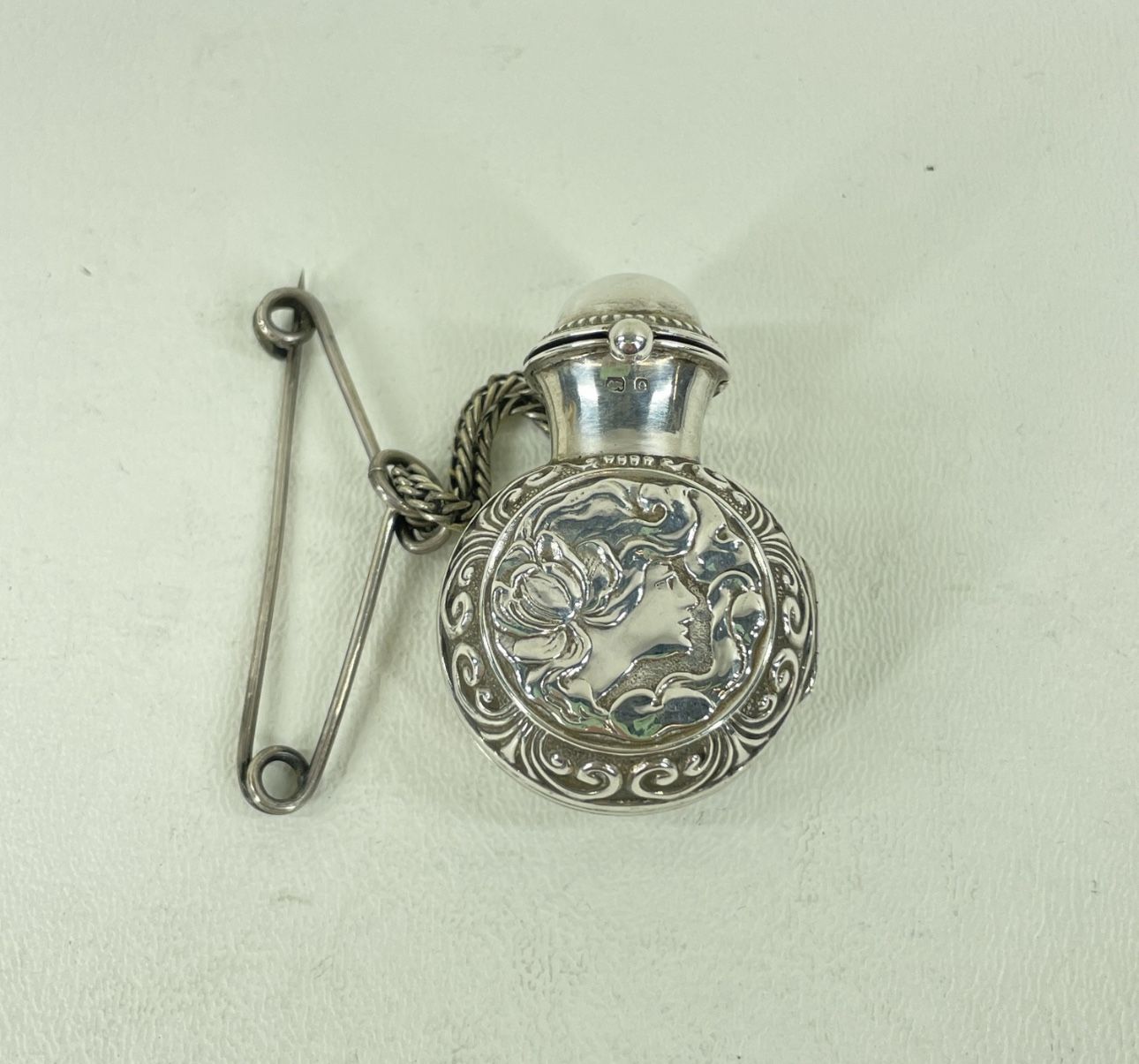 Vintage STERLING Silver PERFUME BOTTLE with Dabber PENDANT Shell design