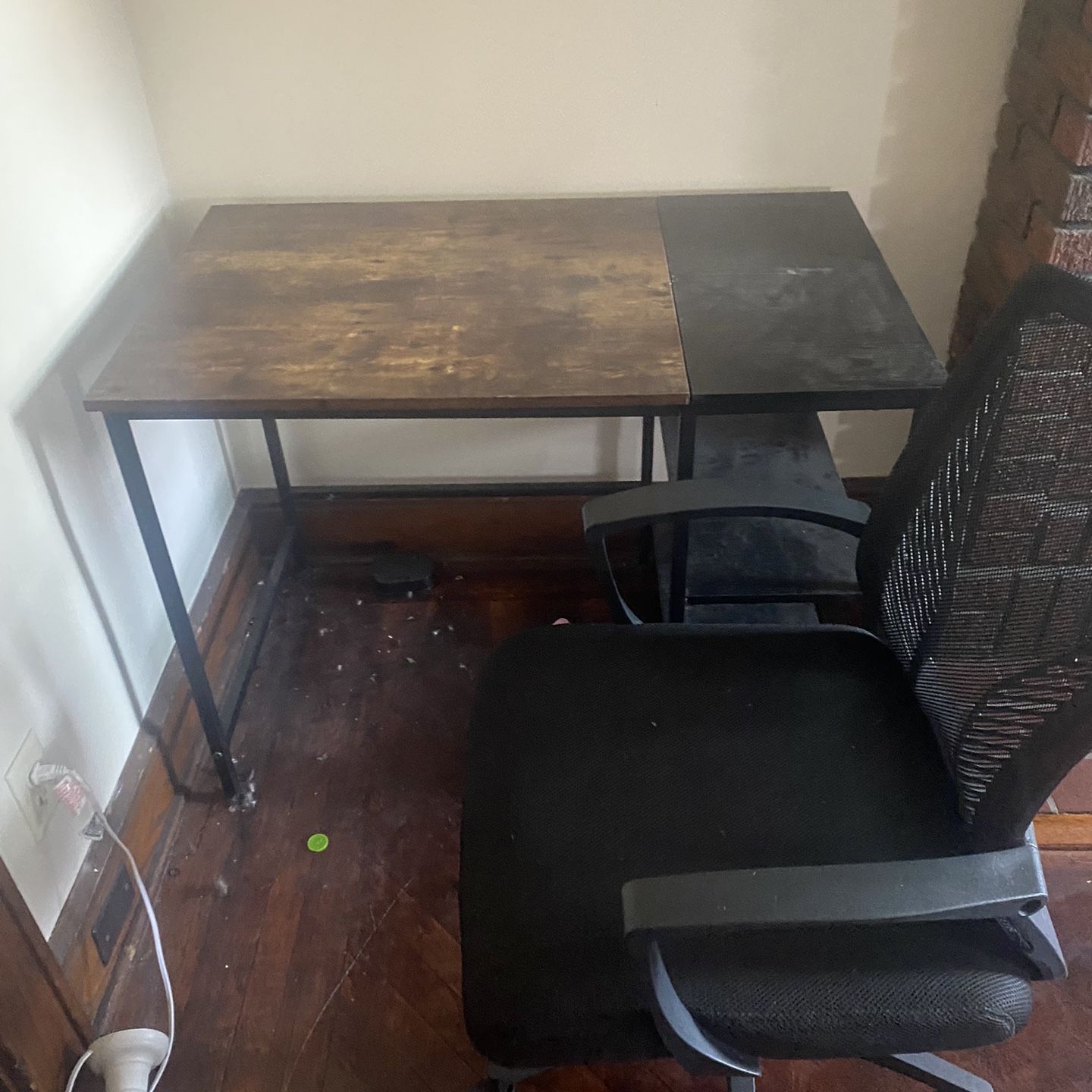 Chic Computer Desk And Chair 