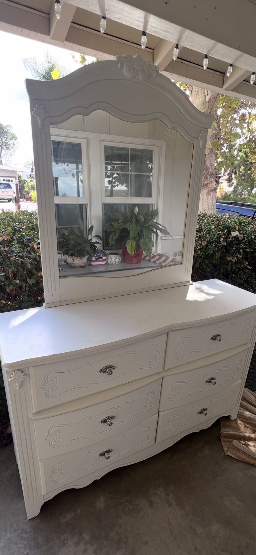 White Pretty 6 drawer Dresser Design by Ashley Furniture
