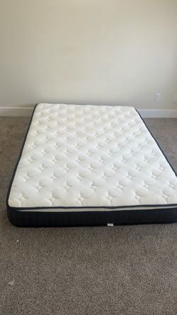 Queen mattress- Almost new