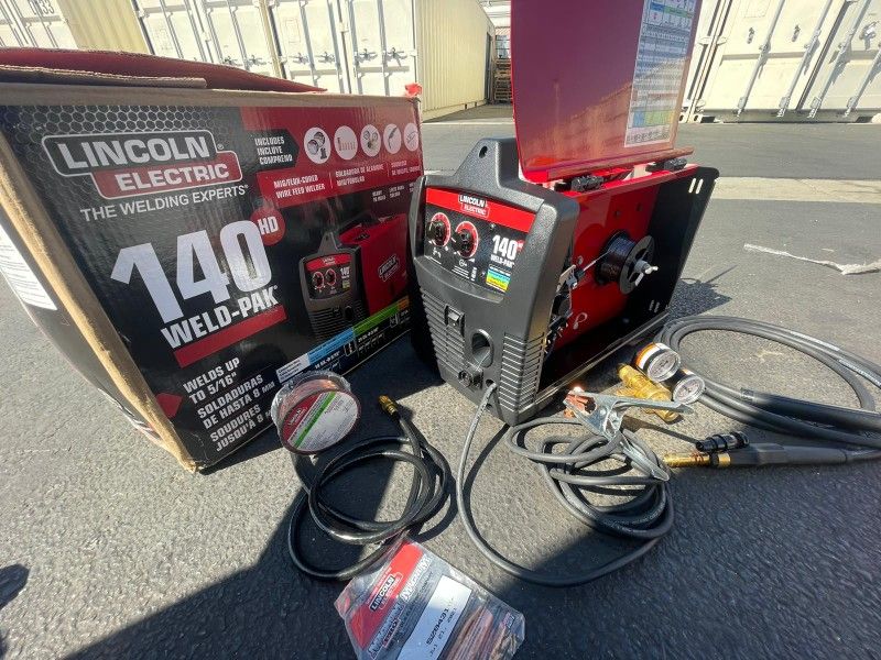 Lincoln Electric 140 Amp Weld Pak 140 HD MIG Wire Feed Welder with Magnum 100L Gun