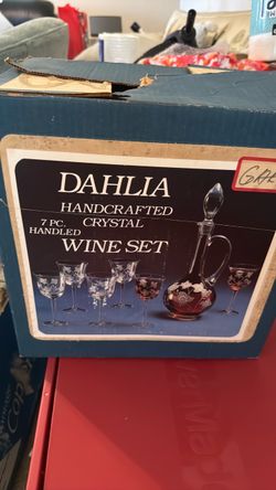 Dahlia Handcrafted Crystal 7-Piece Wine Set